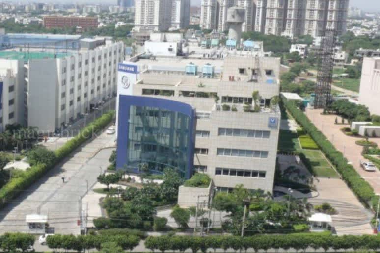 Vipul Tech Square Tower C, Golf Course Road — photo 1