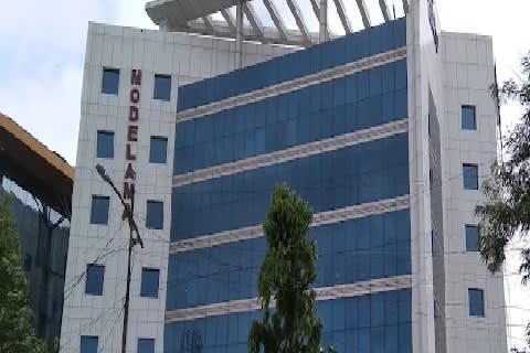 Modelama Platinum Towers Udyog Vihar Phase 1 - Modelama Platinum Towers, Udyog Vihar — photo 1