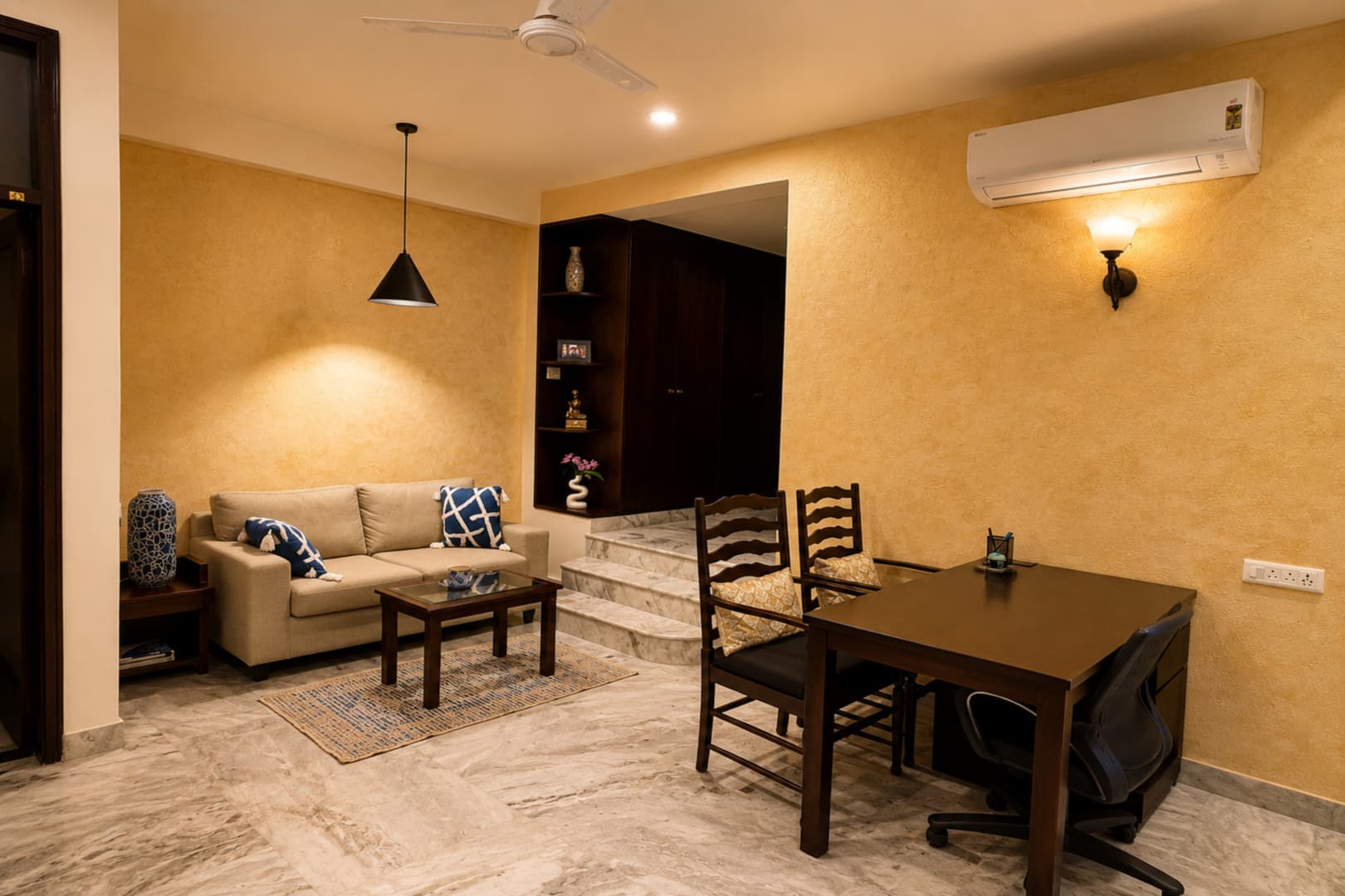 The Neighbourhood Space - DLF Phase 2, DLF Phase 2 — photo 1