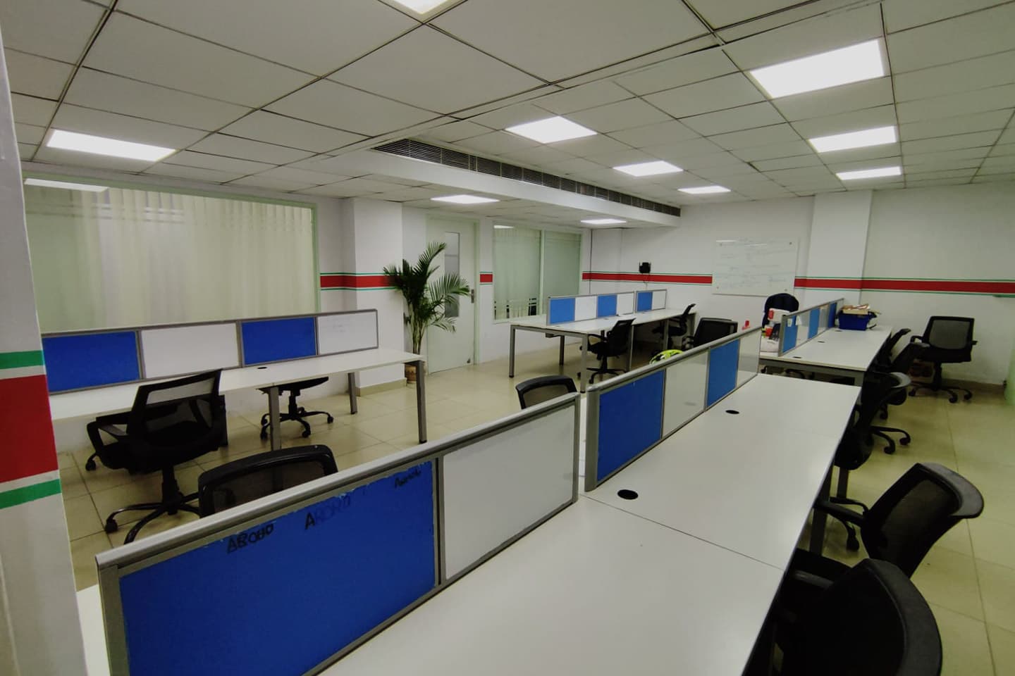 Redbasil - DLF Phase IV, Golf Course Road Gurgaon, Golf Course Road — photo 1