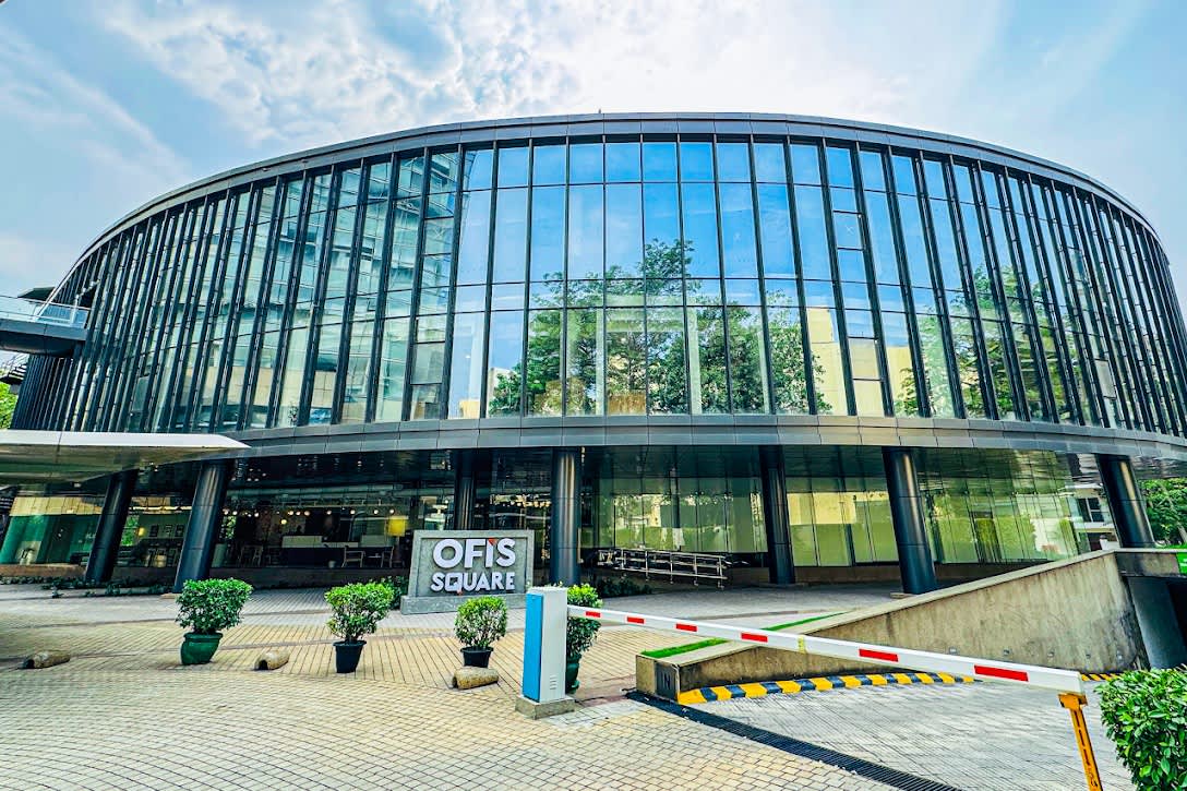 Ofis Square - MG Road Annexe, Golf Course Road — photo 1