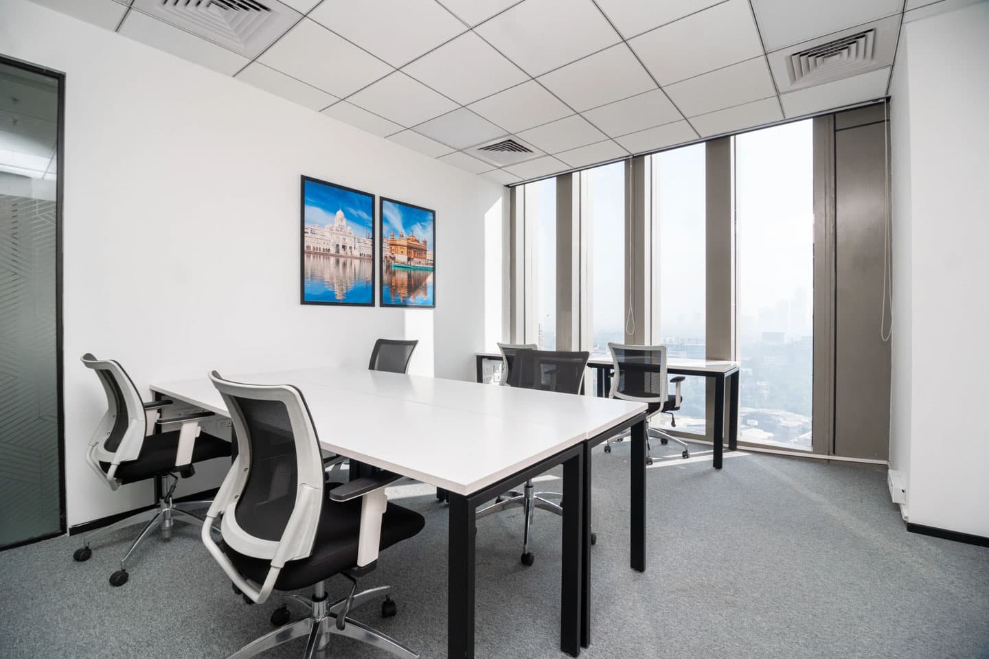 Max Towers, Sector 16B — photo 1