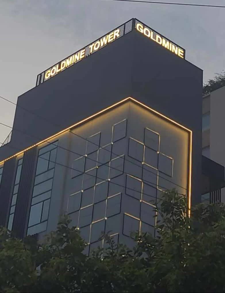 Goldmine Tower, Sector 62 — photo 1