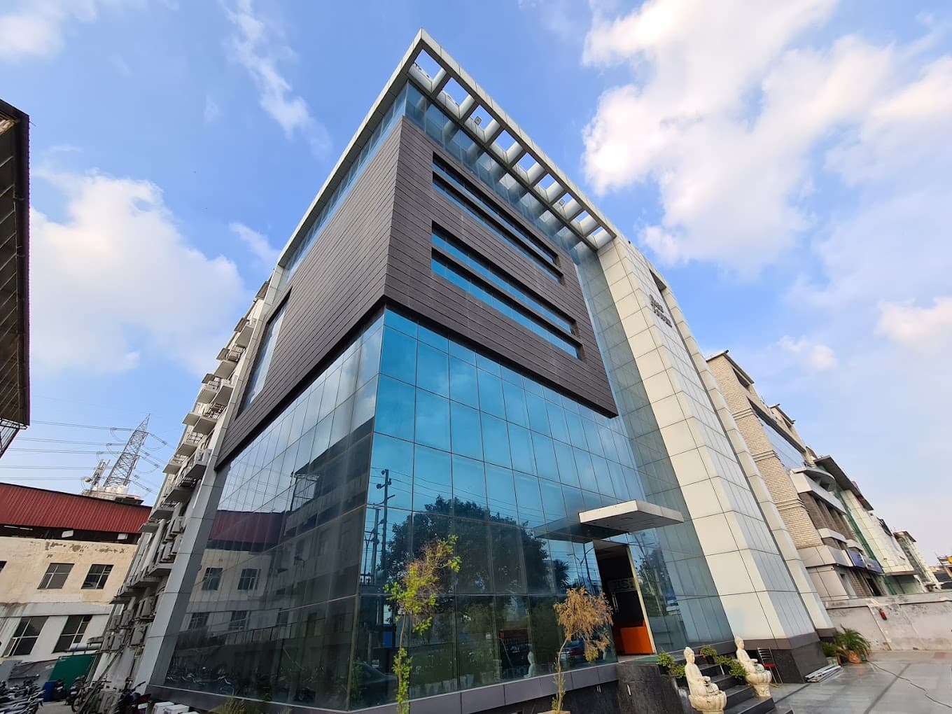 BSI Business Park, Plot No. H-15 - BSI Business Park Plot No. H 15, Sector 63 — photo 1