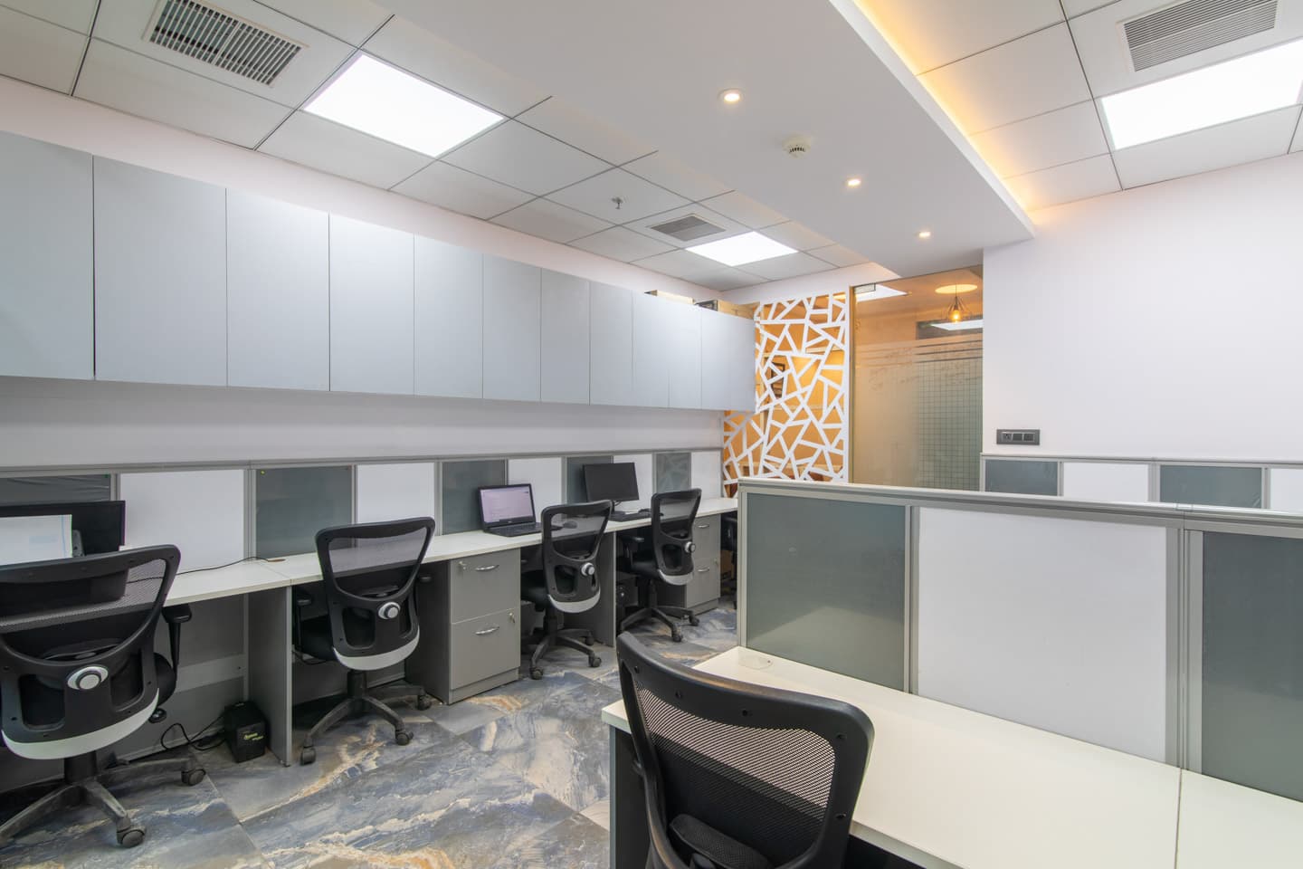 Balaji Coworks - IThum tower, Sector 62 — photo 1