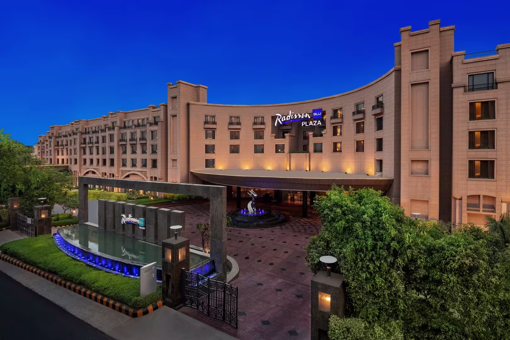Radisson Commercial Tower, Mahipalpur — photo 1