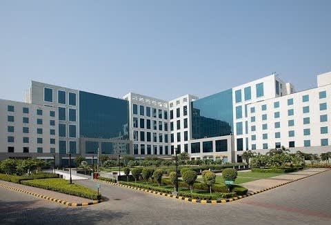 DLF Prime Towers, Okhla Phase I — photo 1